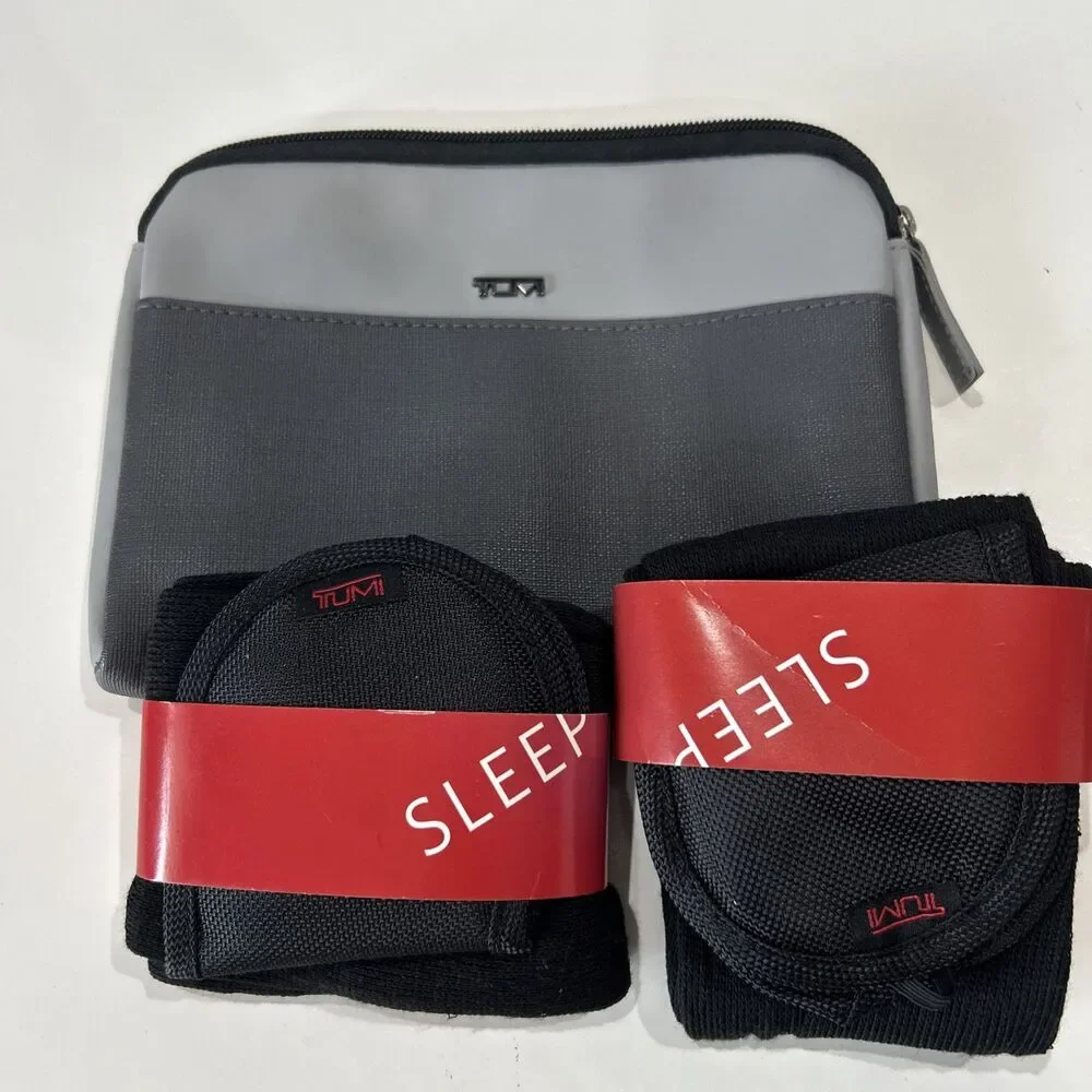 Tumi delta small