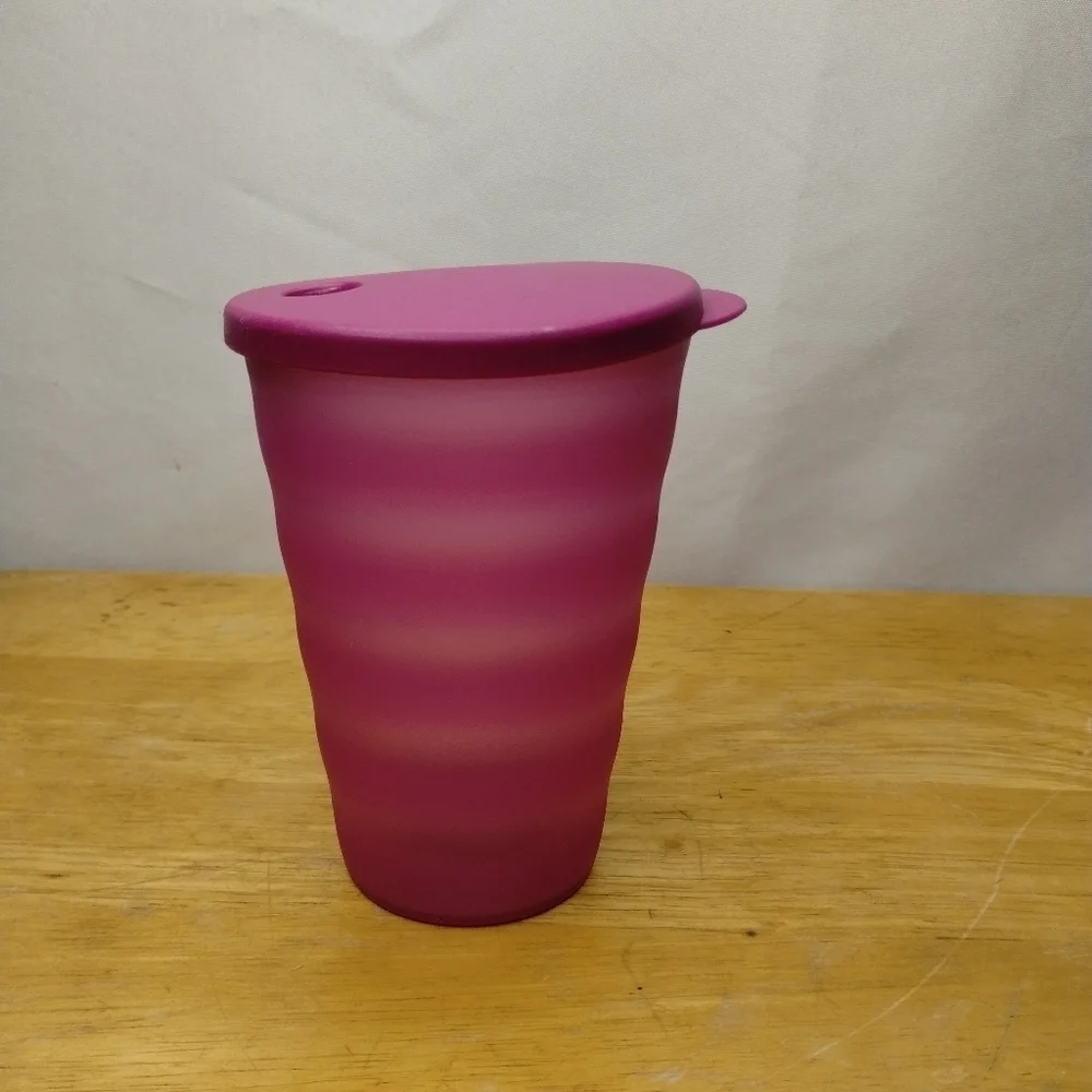 New Tupperware impressions 500ML cup with lid and straw hole