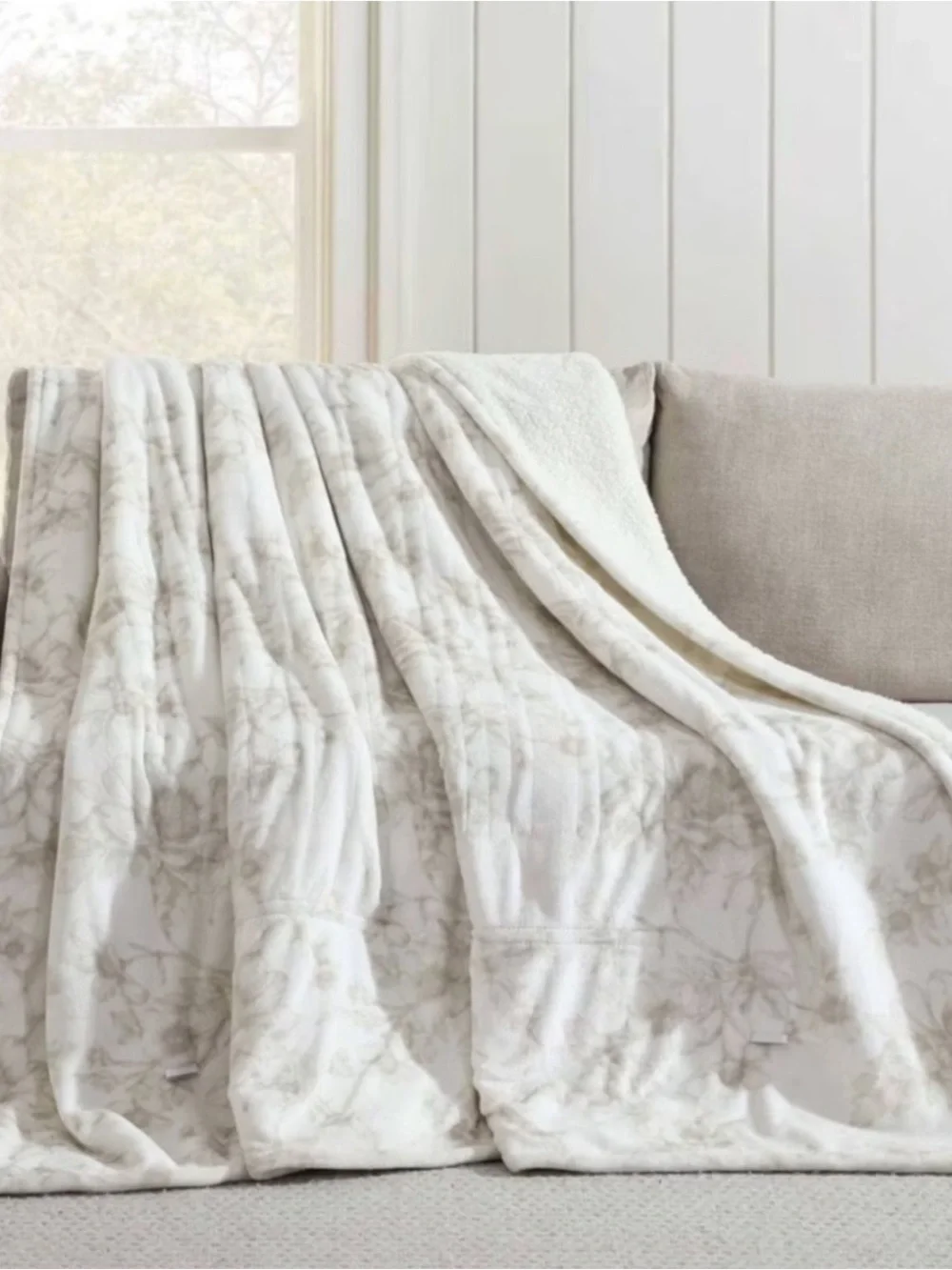Laura Ashley heated Twin Wistful Blooms Twin Blanket Beige, NWT blanket sealed