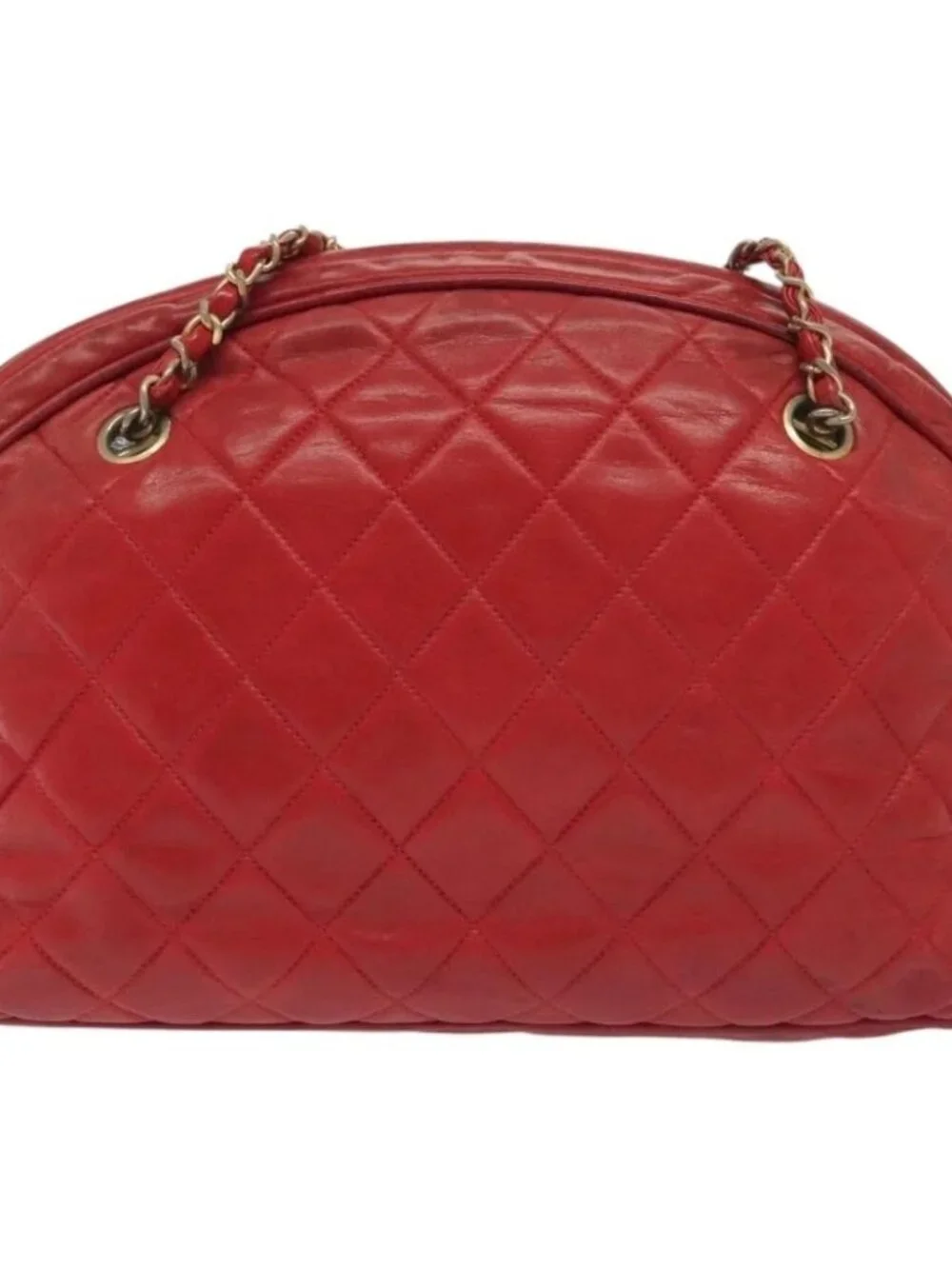 CHANEL brand	chanel color	red
