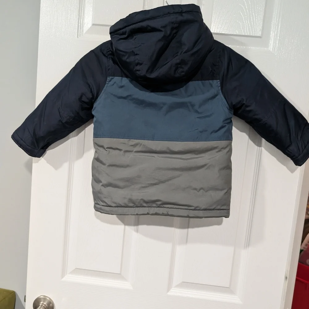 OshKosh B'gosh Toddler Boy Navy & Gray Colorblock Puffer Jacket in Size 3T