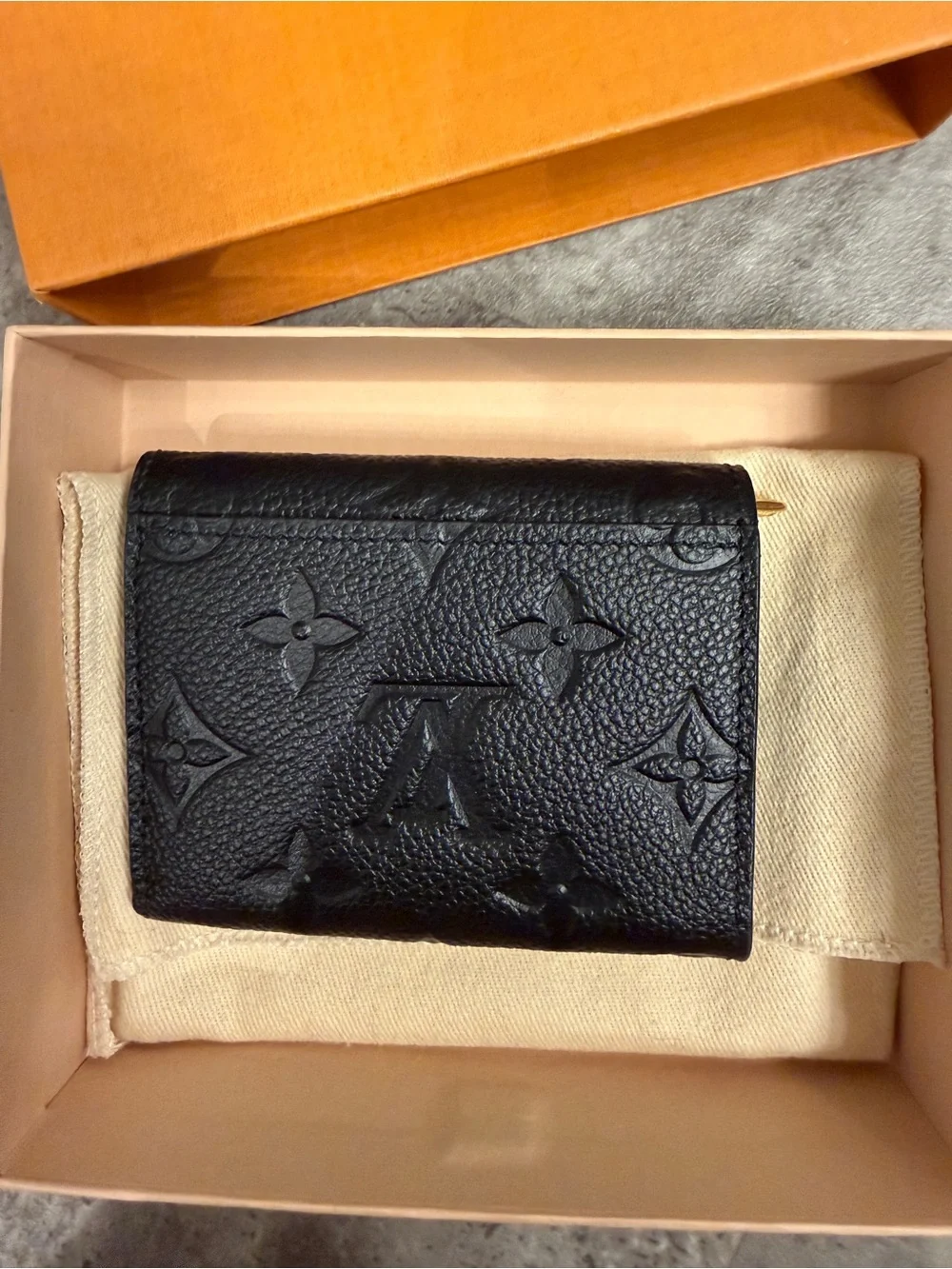 Louis Vuitton 100% authentic