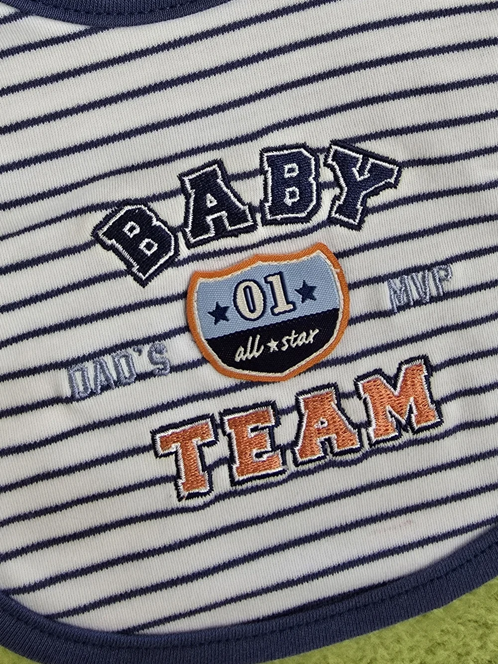 NWT  BOYS  GO TEAM BABY - Sports  BIB FOOTBALL +BASEBALL - DADS MVP (Q8)