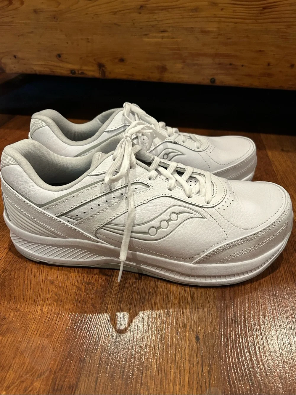 Saucony Echelon Walker 3 Mens Triple White X Wide Walking Shoes Size 10 NEW