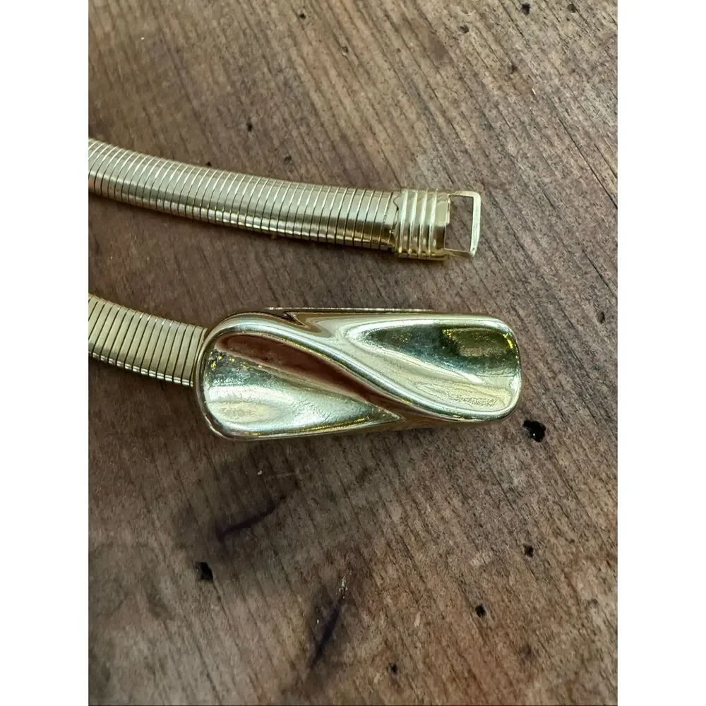 Vintage 80s Gold Tone Stretch Belt Beveled Rectangular Clip Buckle M