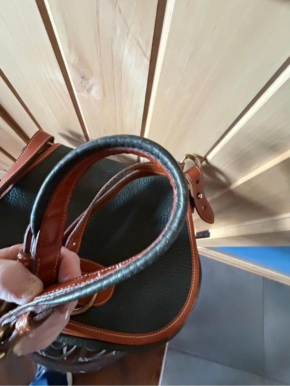 Dooney & Bourke compact pebbled