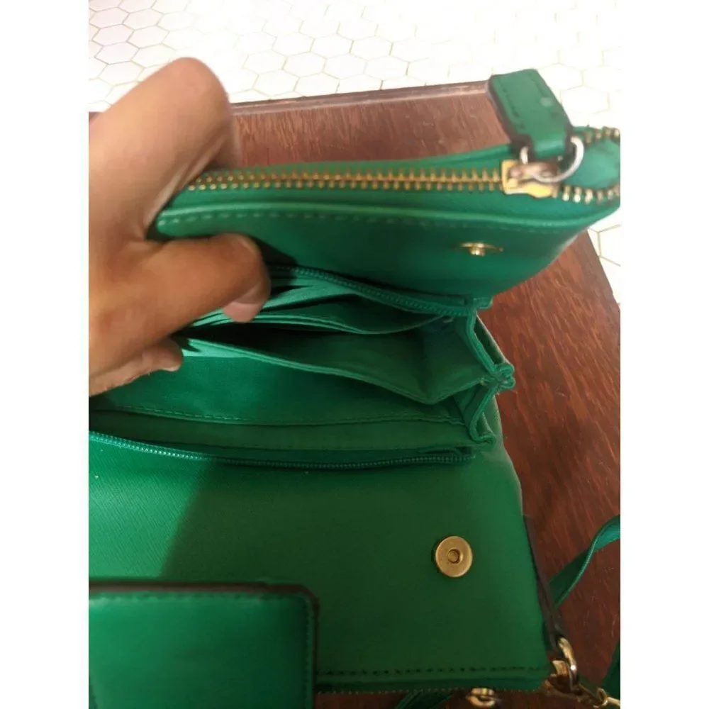 Liz Claiborne brand liz