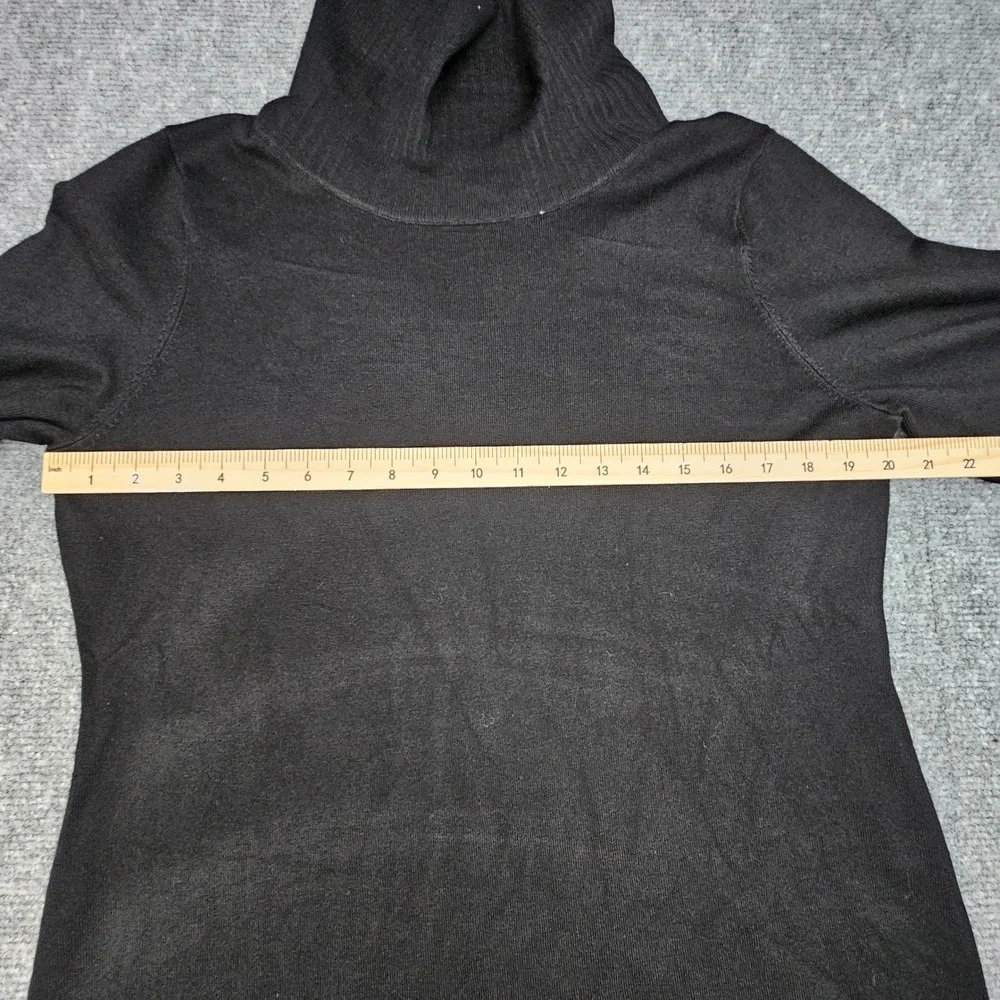 Calvin Klein collar material described