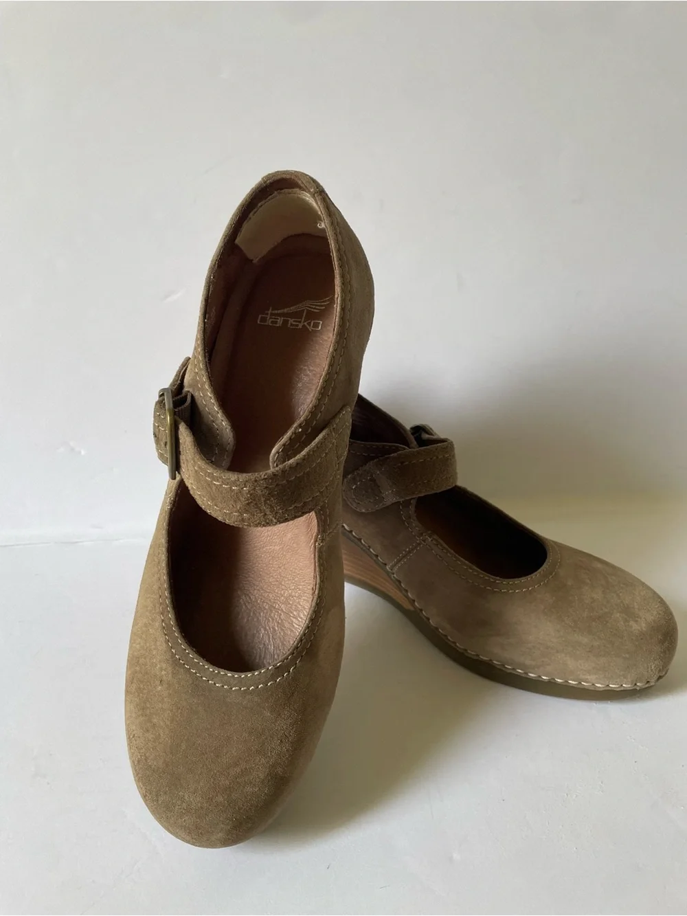 Women’s Dansko Wedges Mary Jane Shoes Suede Brown Taupe Buckle Round Toe 40 9.5