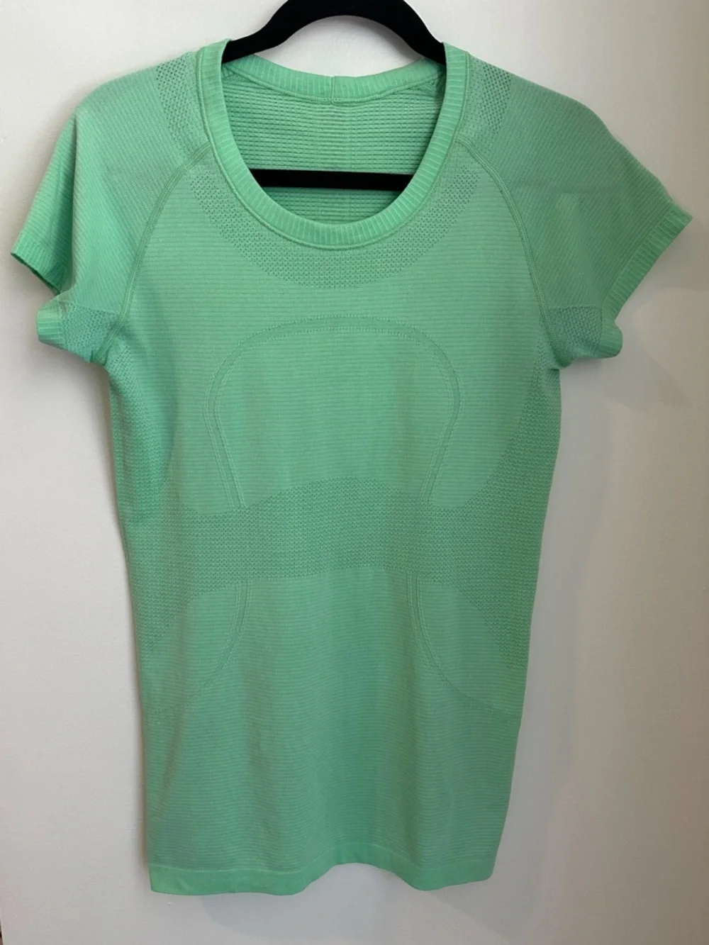 Lululemon Swiftly Tech Short Sleeve Crew Heathered Scream Green size 8