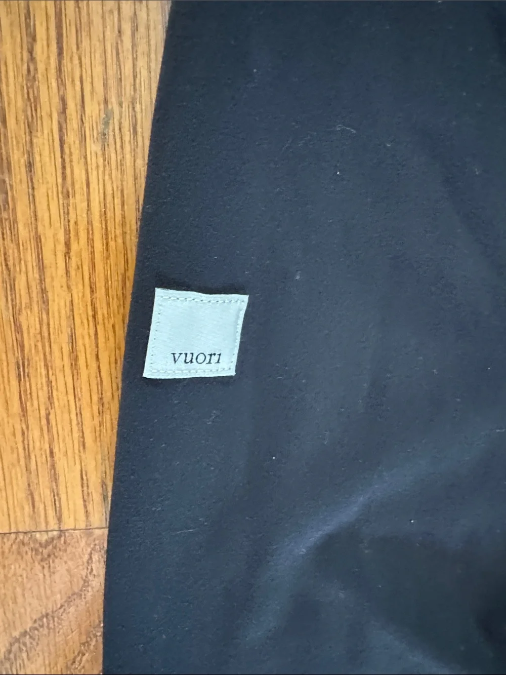 Vuori sleek black