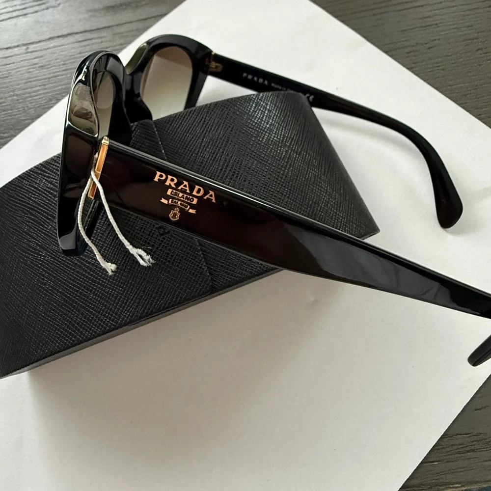 PRADA  SPR16R 1AB-0A7 Gloss Black/Brown Gradient Women's Sunglasses Italy