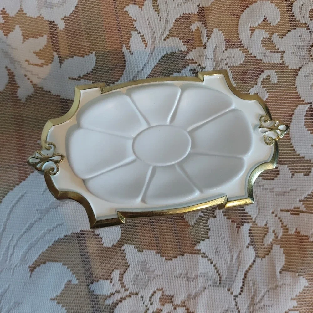 N/A vintage pedestal