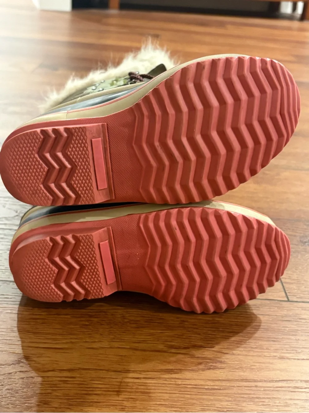Sorel fits green attached