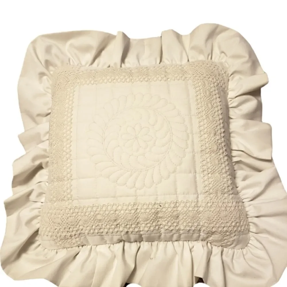 Lace and quilted pillow, 20 inch, ivory