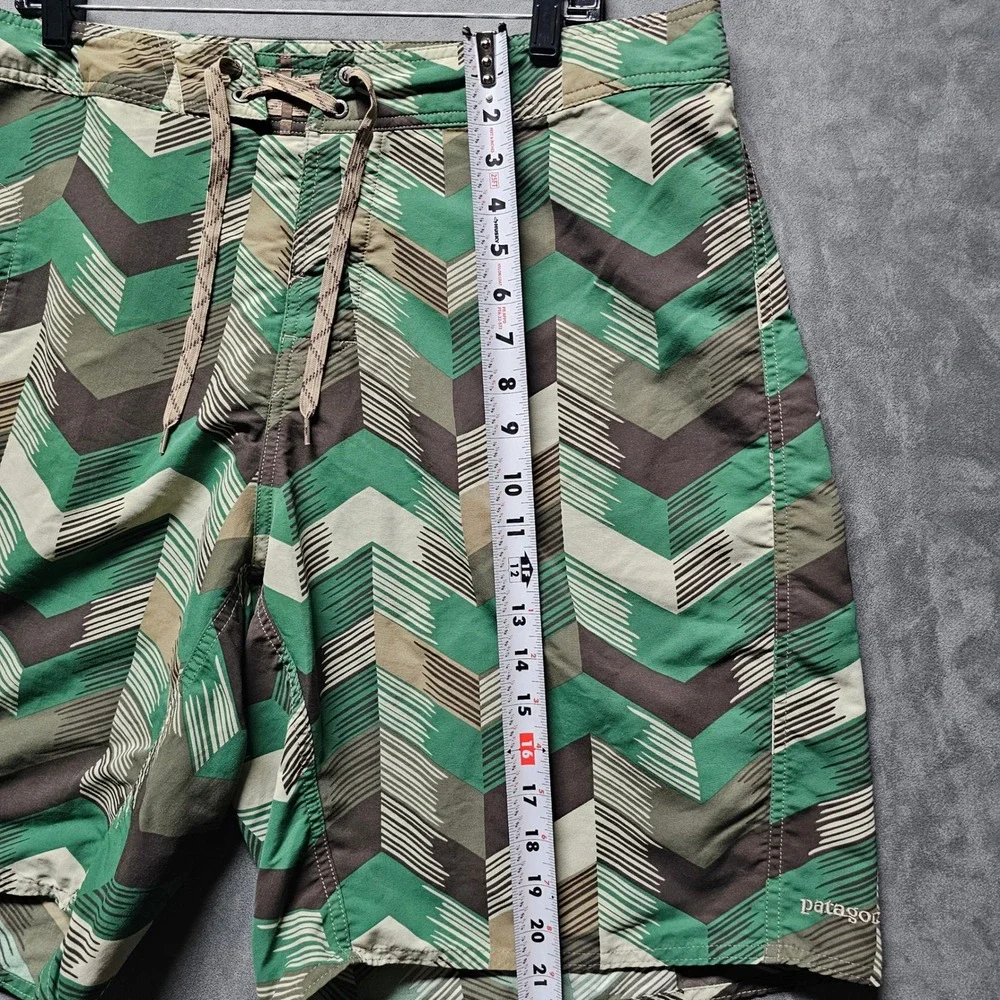 Patagonia‎ Mens Board Shorts Size 38 Green Brown Geometric Chevron Swim Trunks