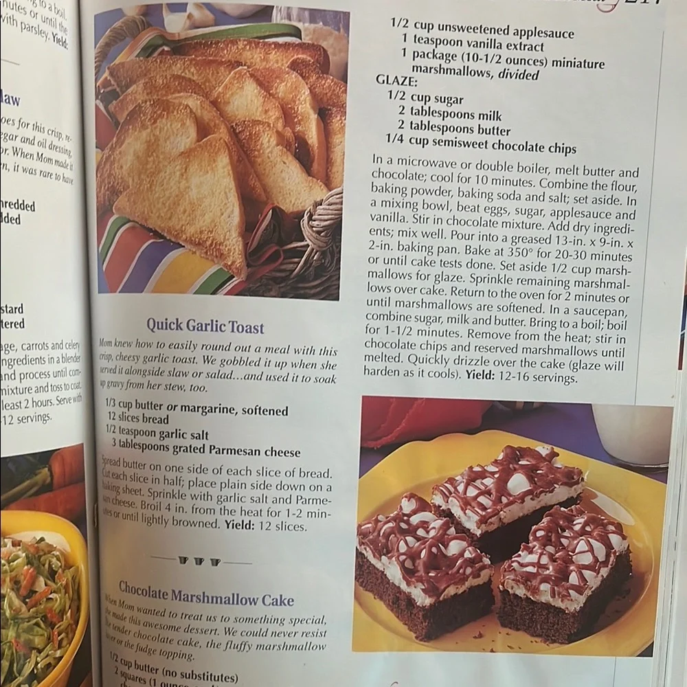 Taste Of Home Annual Recipies  Kitchen Cookbook 2000 Hardcover