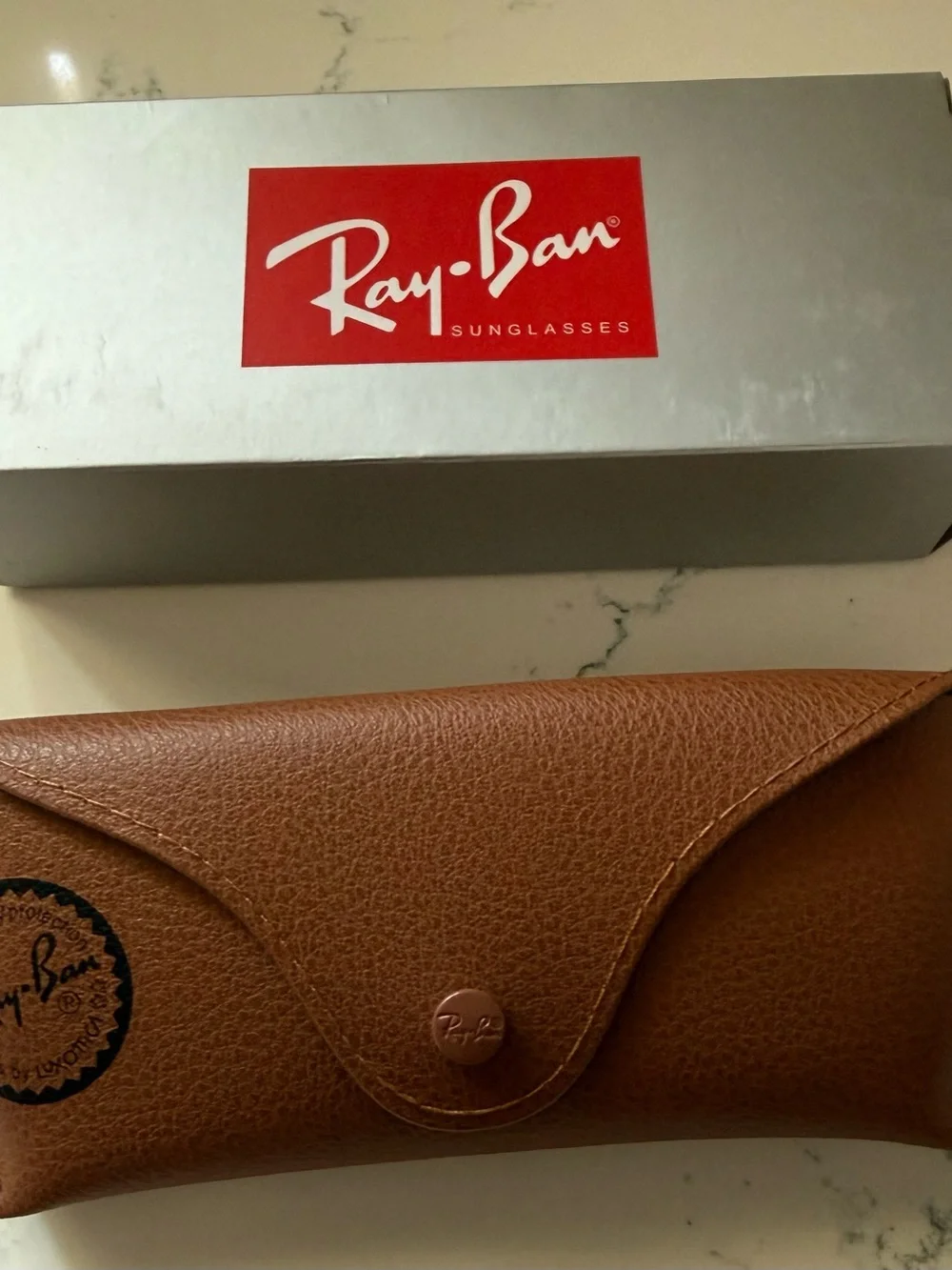Women’s Ray-Ban Round Gold Frame Sunglasses with Pink Mirrored Lenses