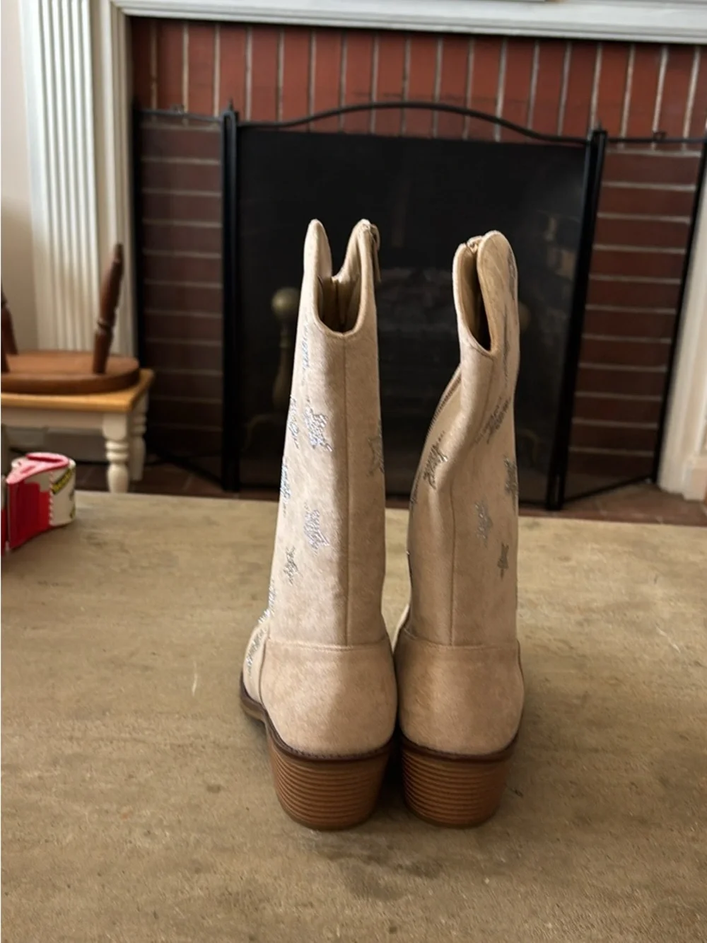 Girls Tan Suede Star Cowboy Boots Size 4 (A-5)
