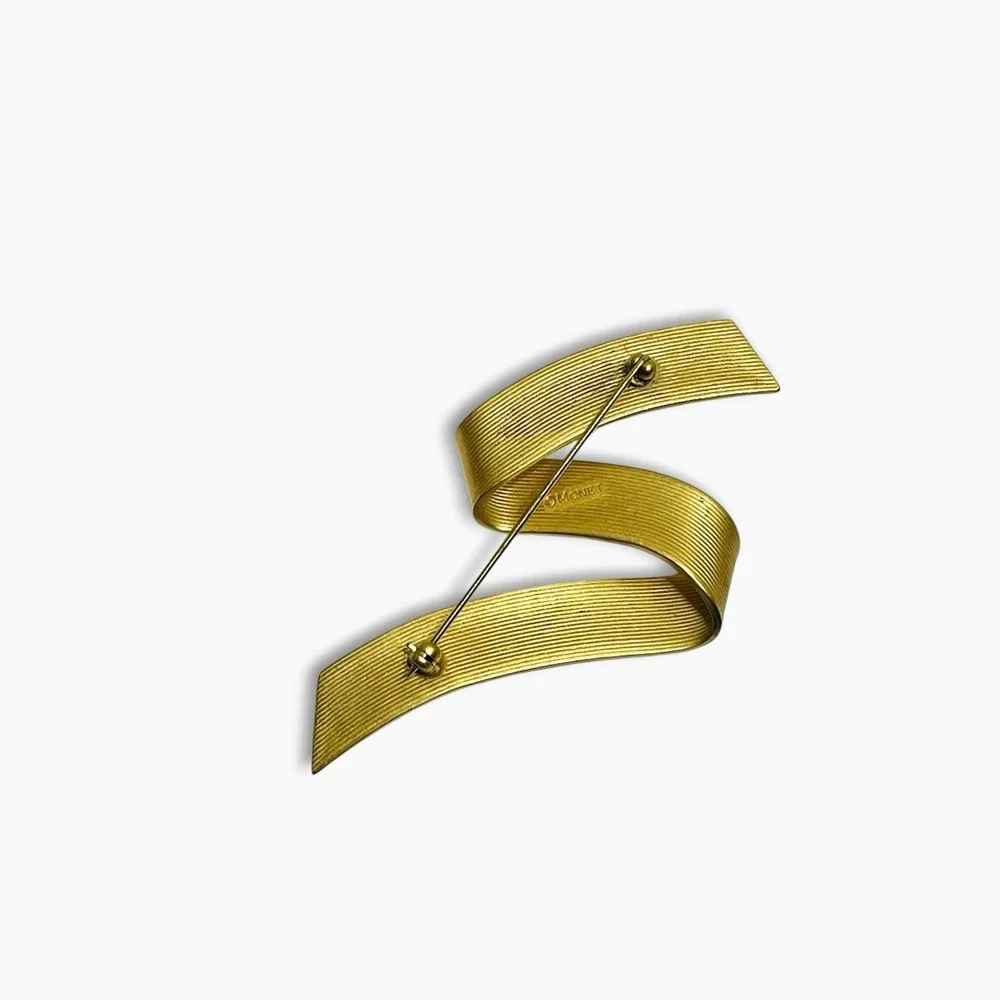 MONET Signed 3 In Gold Plated Modernist Ribbon Zig Zag Brooch Vintage 70s 80s