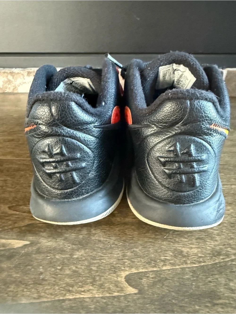 Nike Kyrie Flytrap III Kids Basketball Sneakers Black/Gray/Red US 2Y BQ5621-011