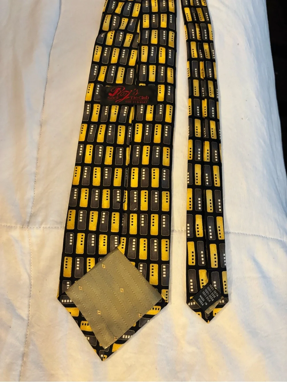 Mens Black and Yellow Patterned Silk Tie