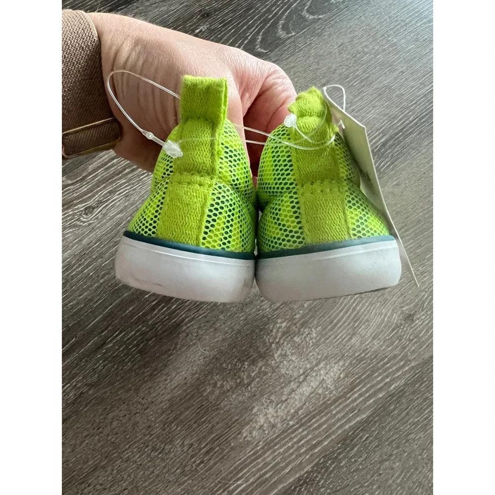 NEW Cat & Jack Slip On Sneakers Kids Size 8 Green Mesh Geometric Casual Shoes