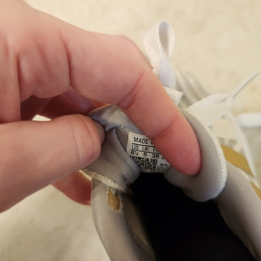 N/A adidas bounce