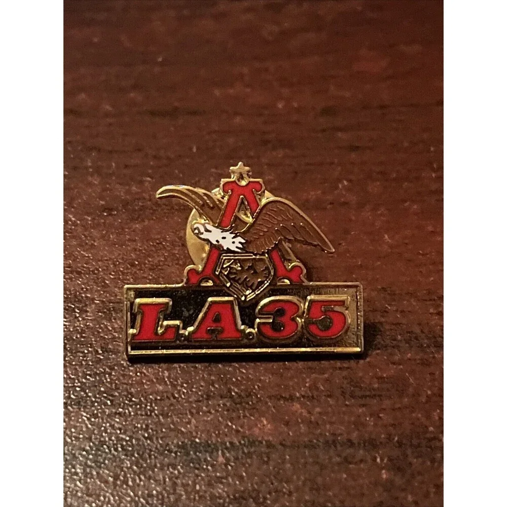 Anheuser Busch Beer Budweiser Eagle LA 35 Lapel Hat‎ Pin
