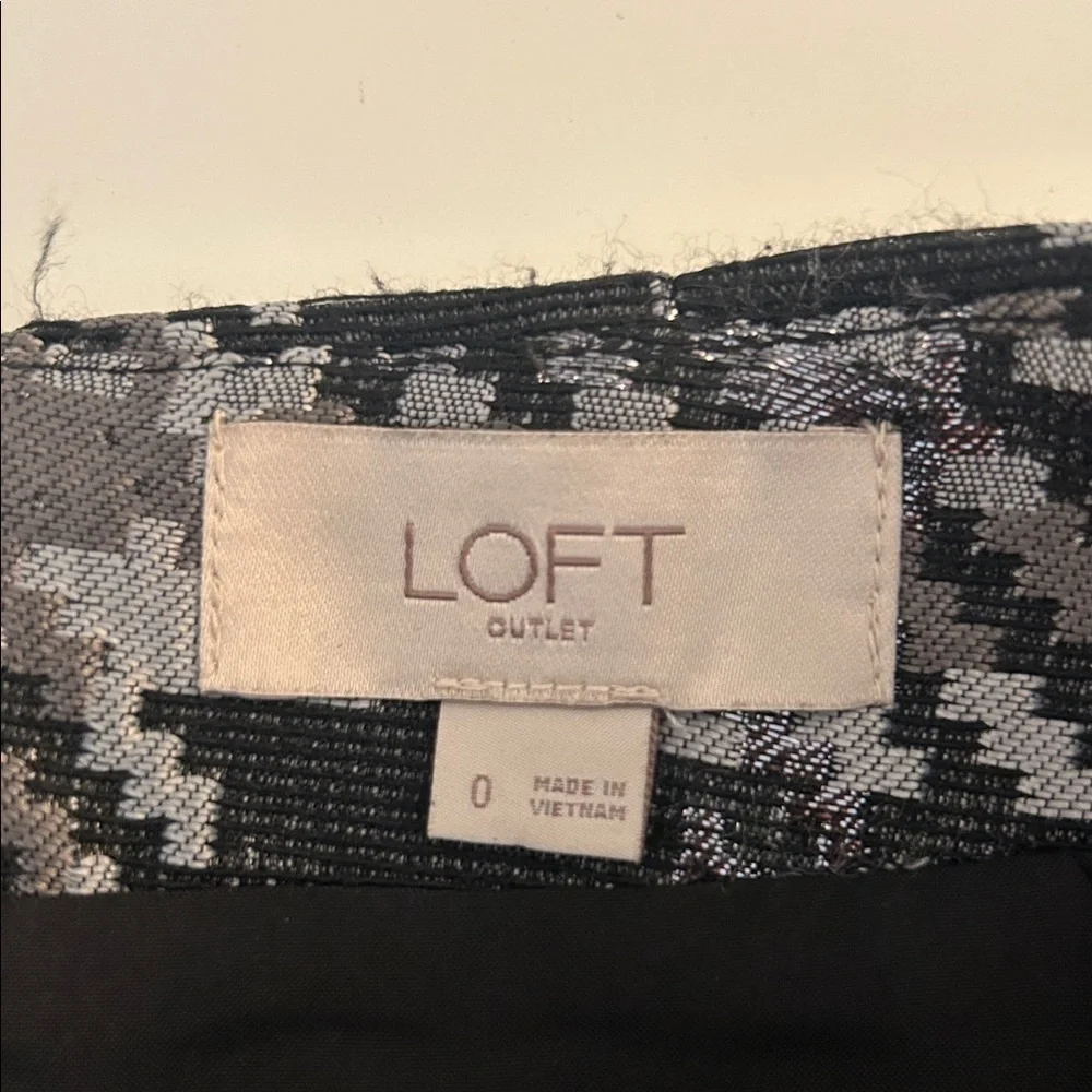 LOFT Gray & Black Plaid with Silver Tinsel Business Classic Career Skirt Size 0‎