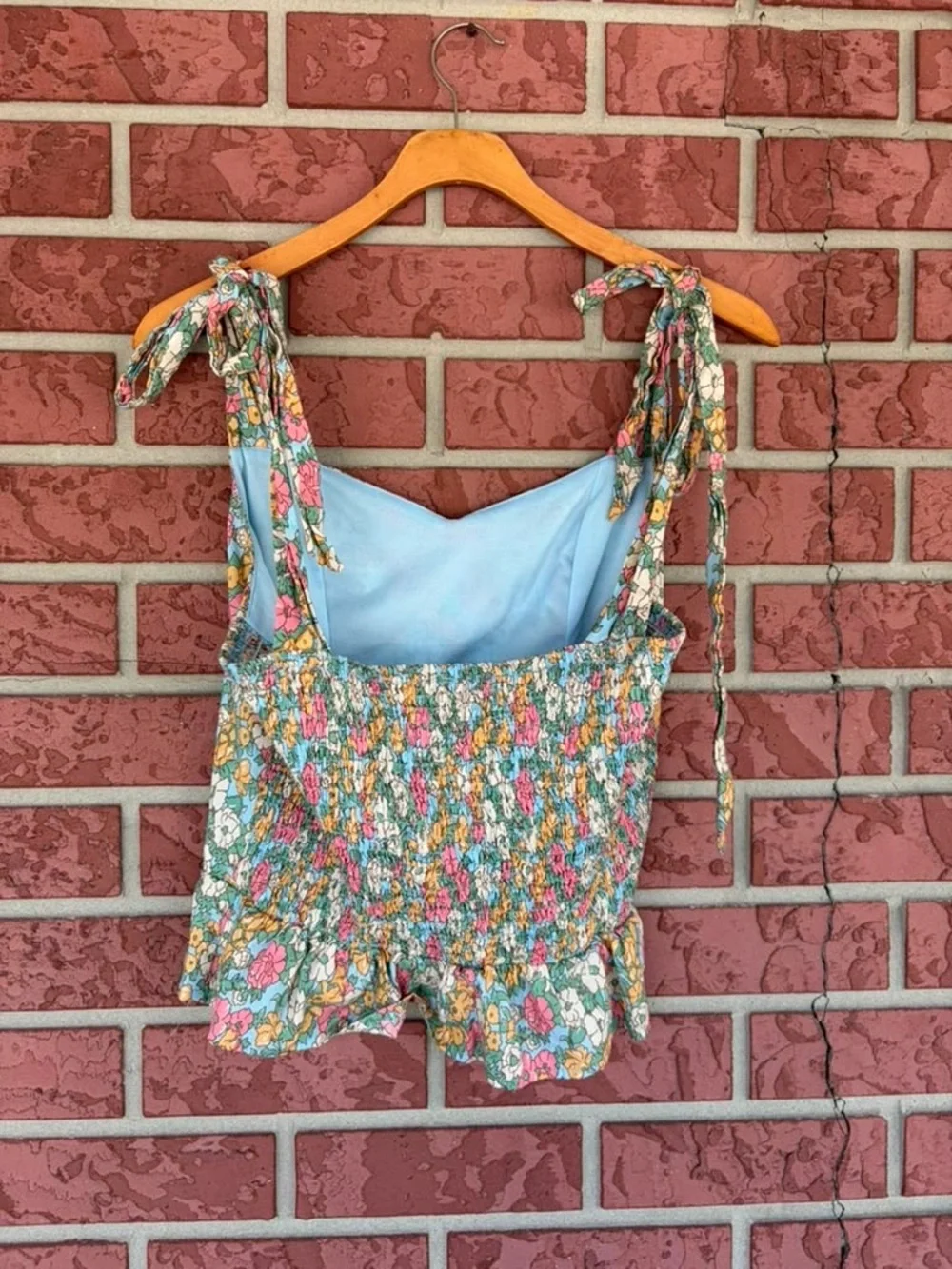 entro outfits adds floral