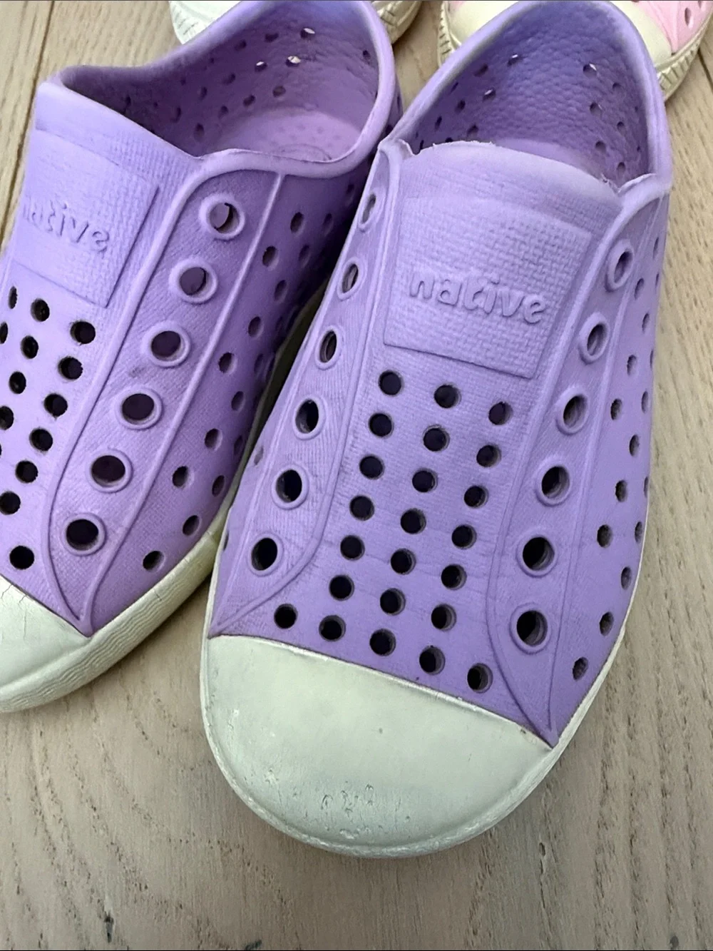 Native Slip-On Kids Shoes in Pink and Lavender size 7