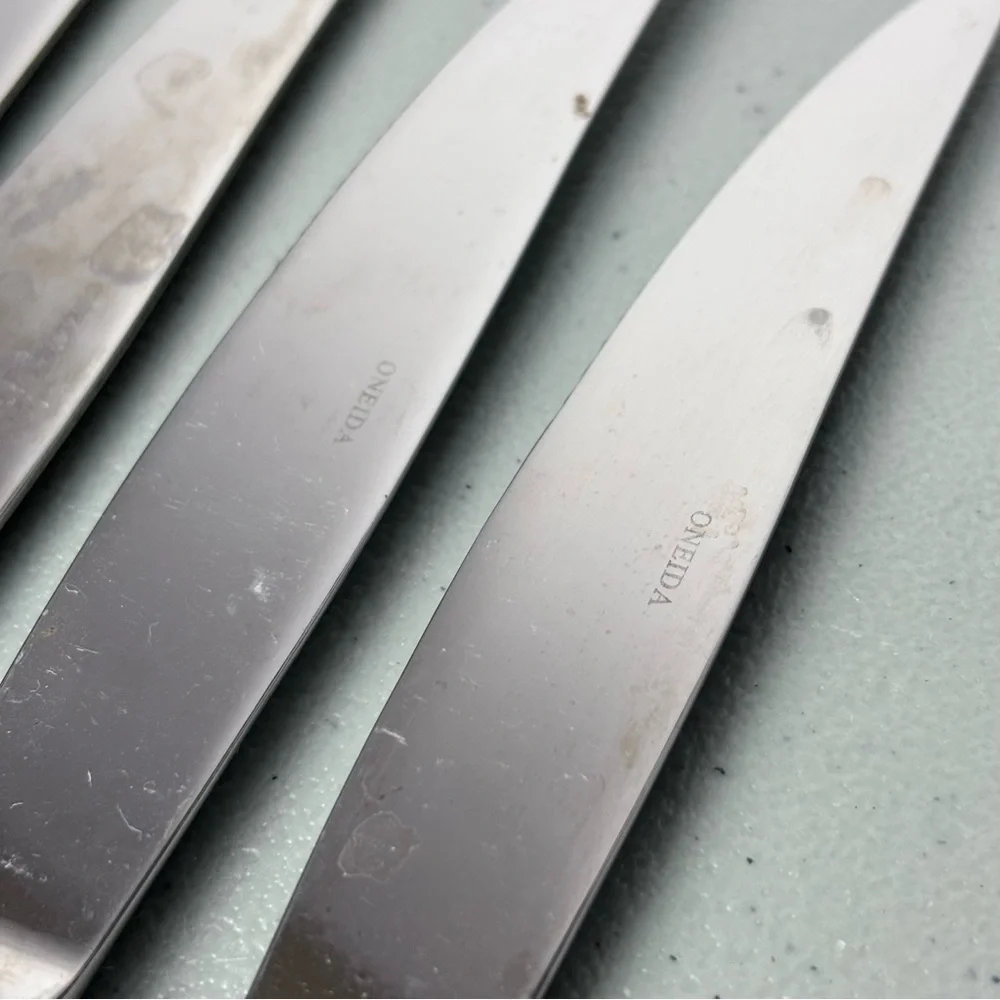 Oneida Stainless Steel New York Flatware Table Knife Lot of 8 Knives