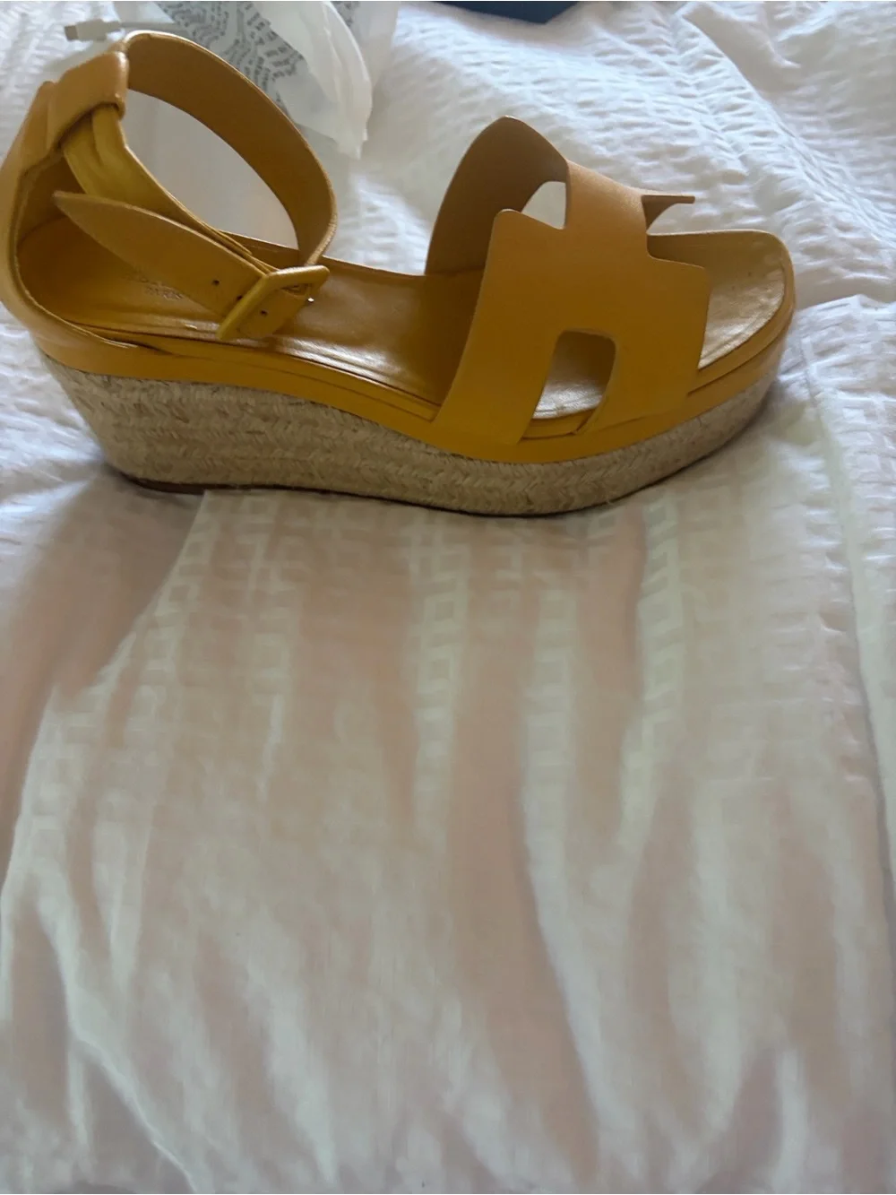 N/A stylish yellow
