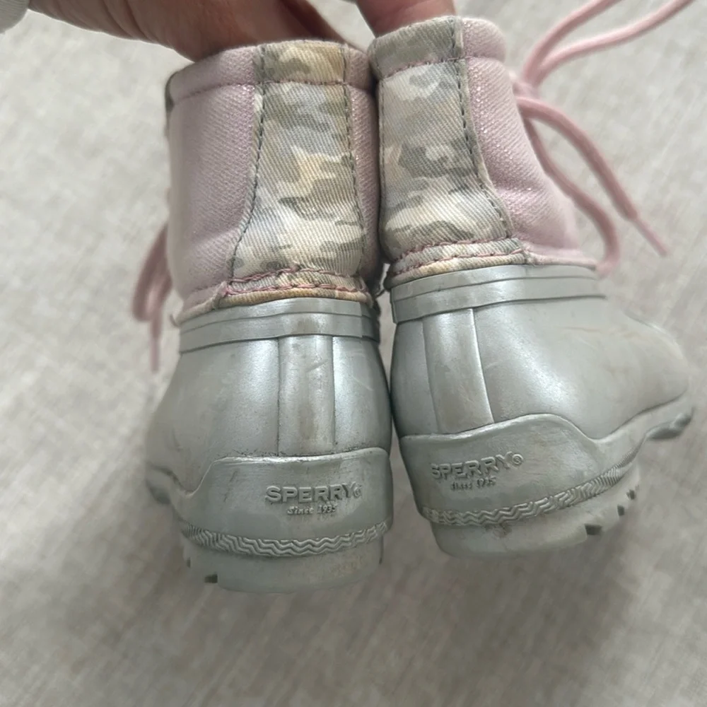 Sperry shoot me