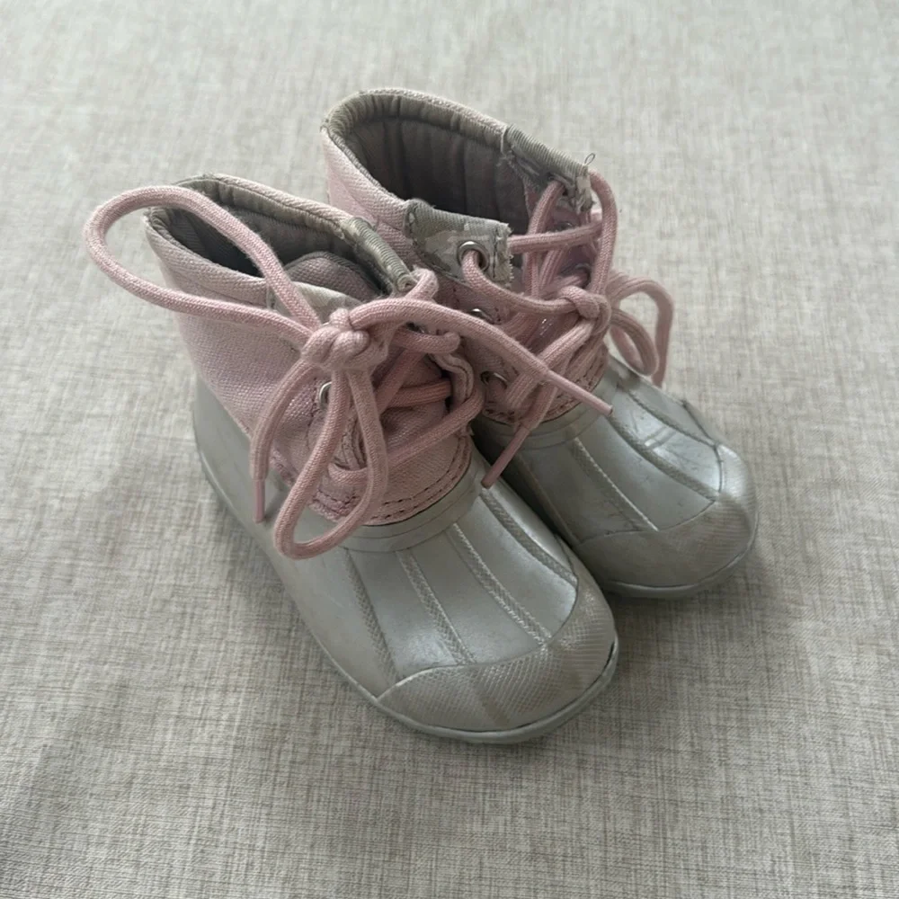 Sperry shoot me