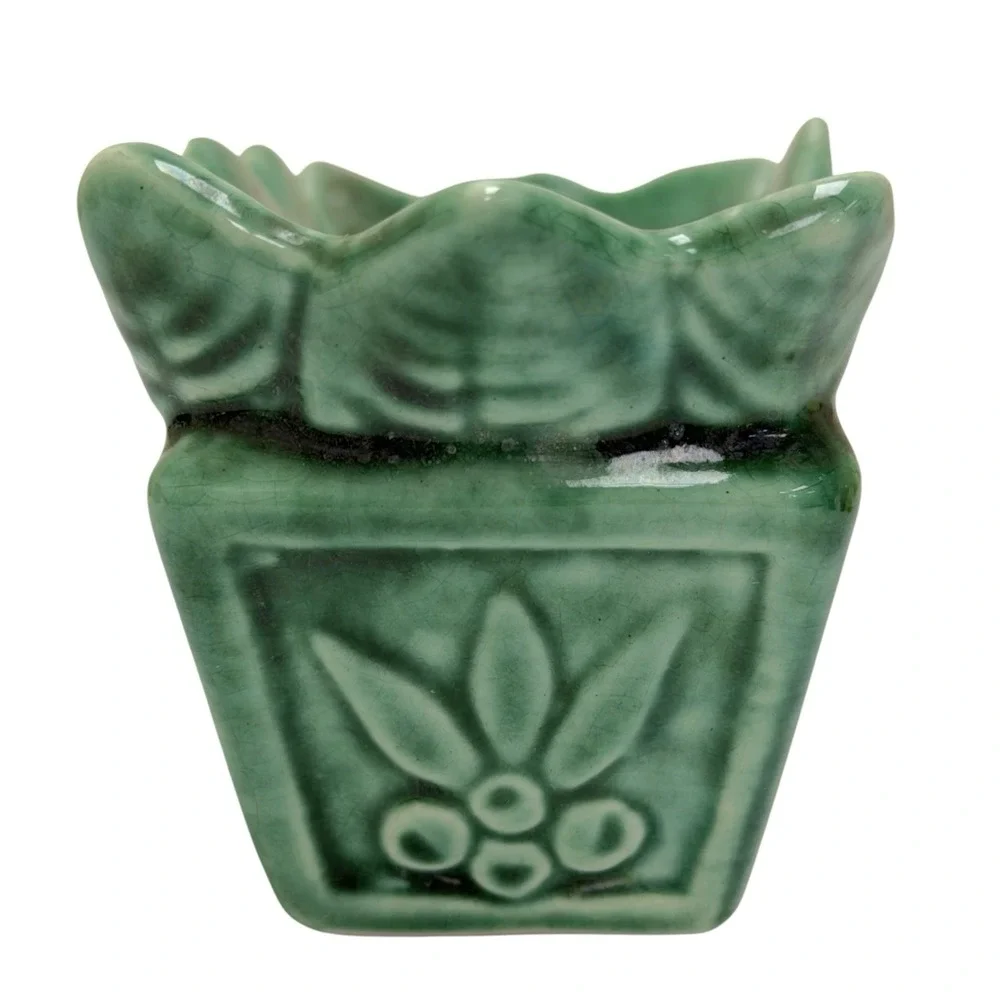 The Unbranded Brand vintage ceramic