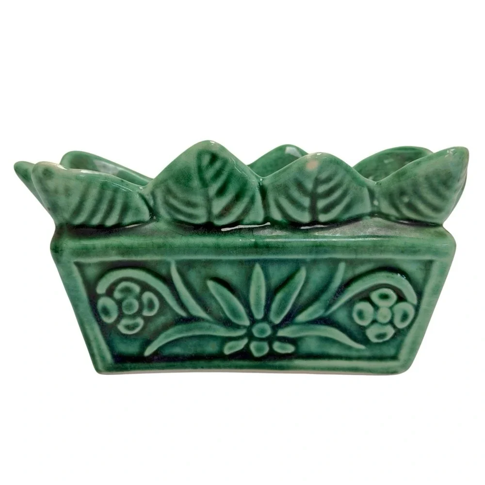 The Unbranded Brand vintage ceramic