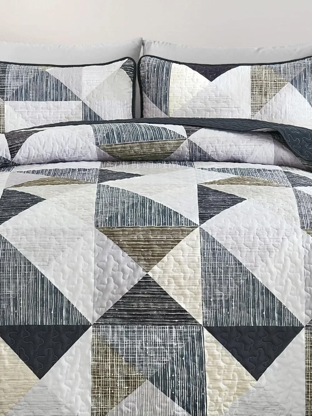 Rustic Grey Blue Geometric 3-Piece Patchwork Quilt Set