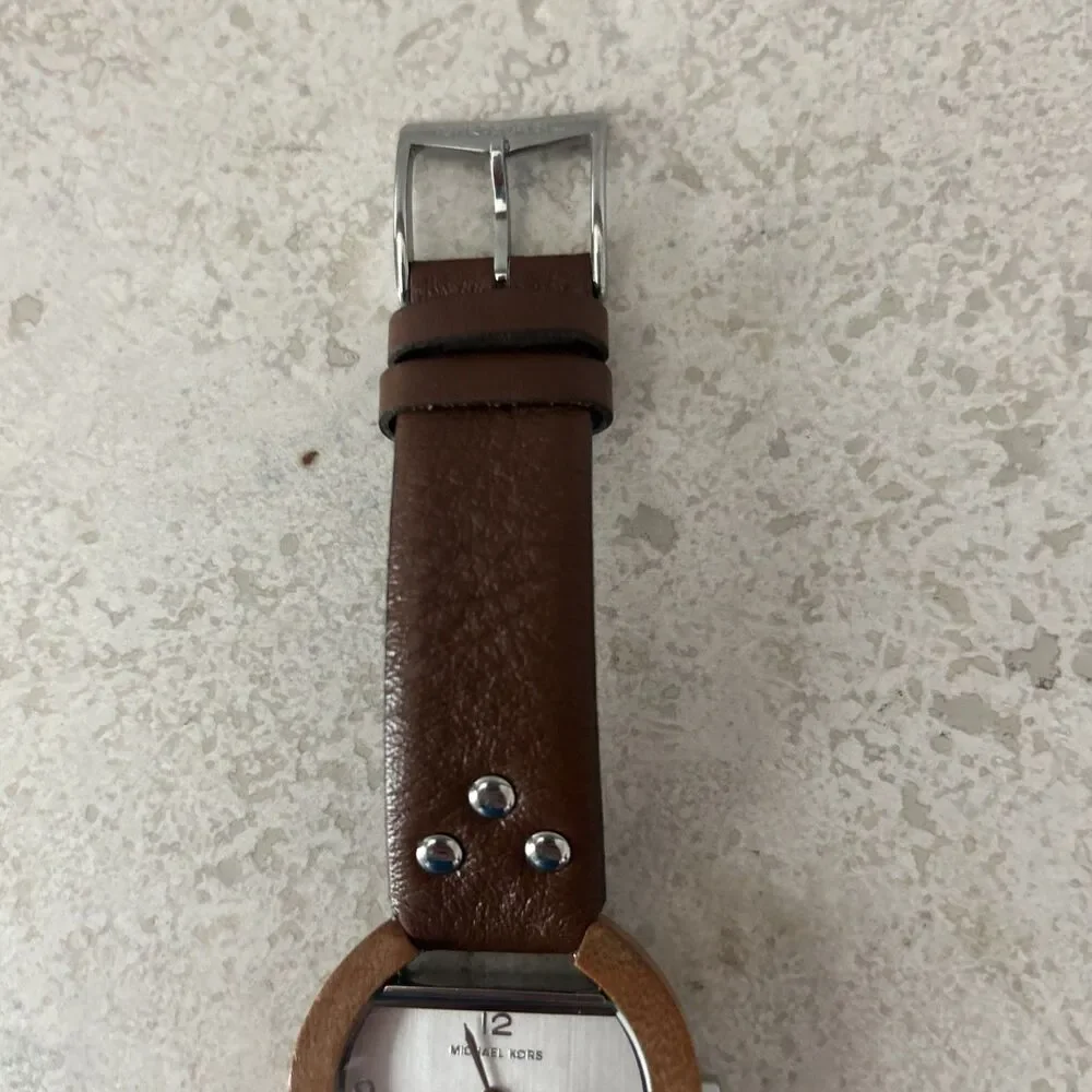 Michael Kors Women’s Wood Bezel Brown Leather Quartz Watch Silver New Battery