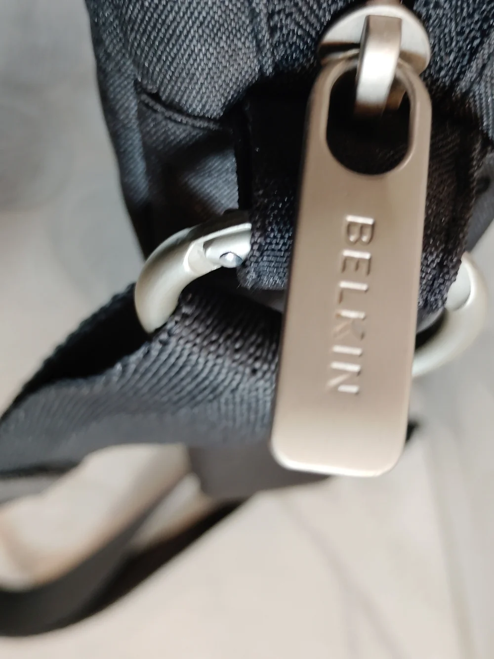 belkin Black Quilted Laptop Shoulder Bag