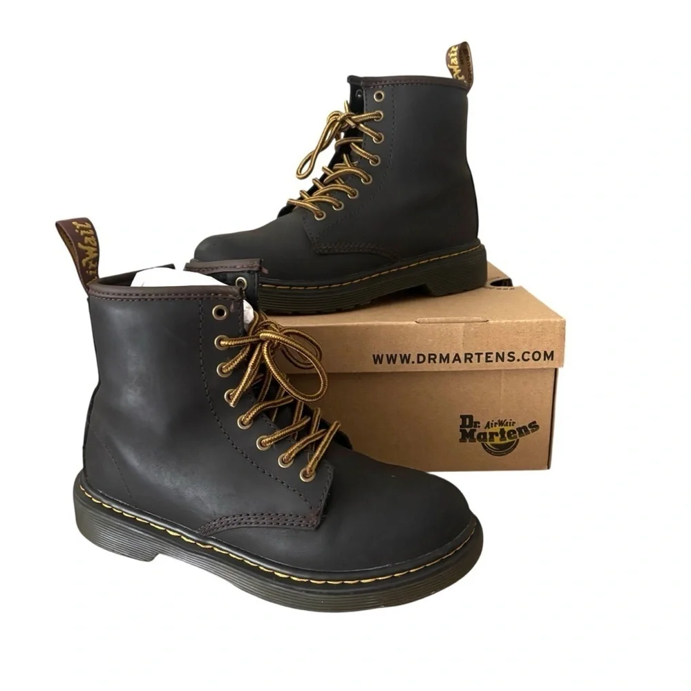 Dr. Martens Kids 1460 Wildhorse Lamper Leather Lace Up Boots