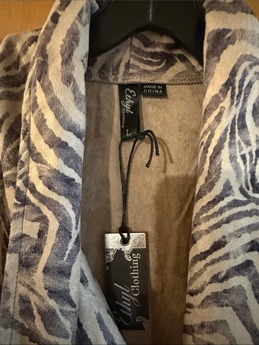 Ethyl Clothing Women’s Soft Zebra Print Faux Suede Jacket Gray Taupe Size Large