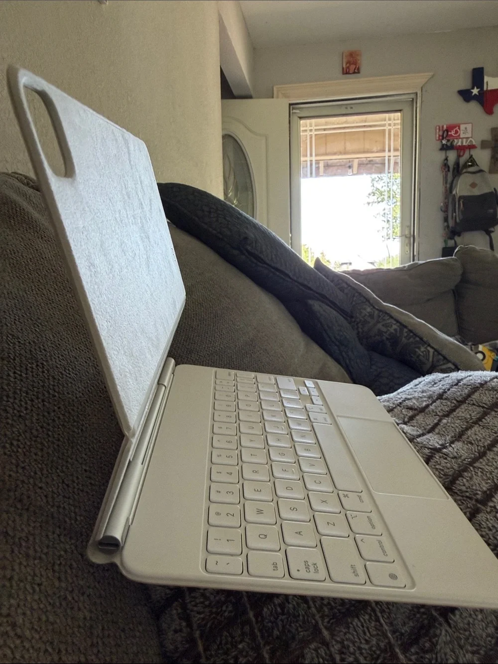 Apple White Smart Folio Cover for iPad