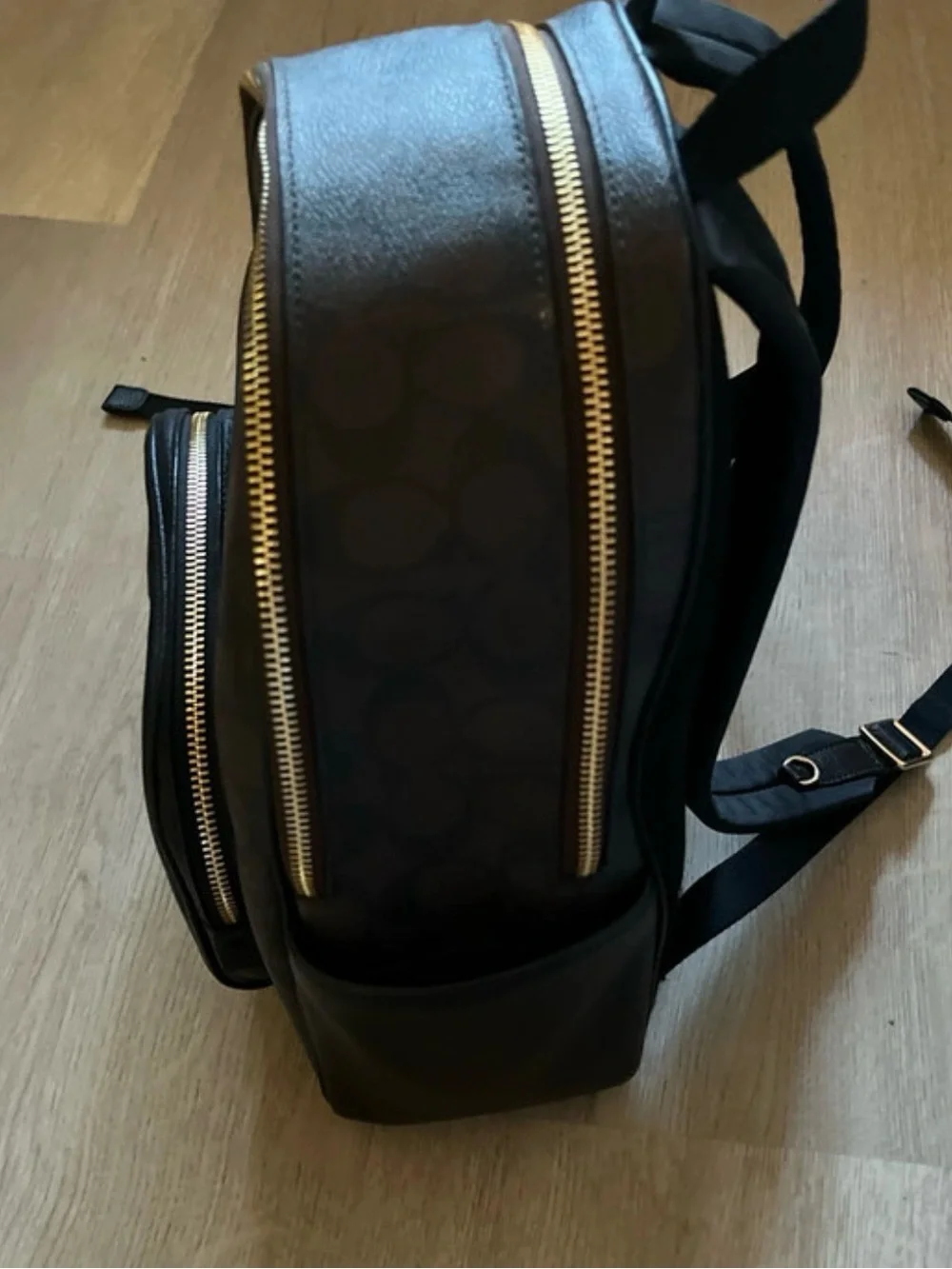 Coach compact pebbled