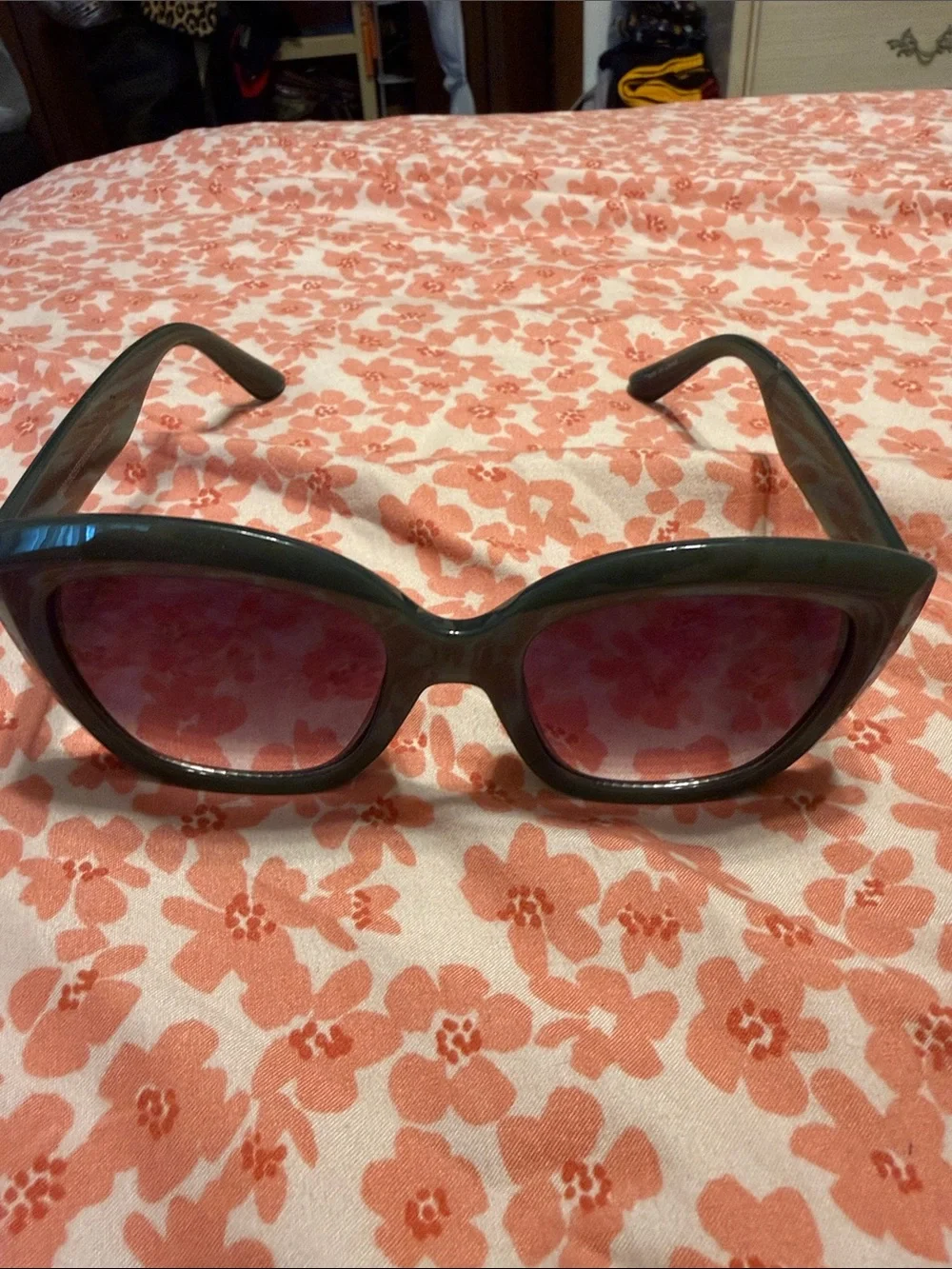Classic Black Cat-Eye Sunglasses — Women Accessories