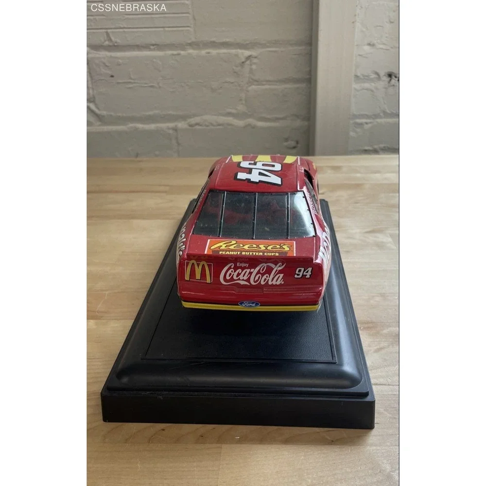 Bill Elliott 94 McDonalds 1995 Ford Thunderbird 1:24 Diecast NASCAR Vintage