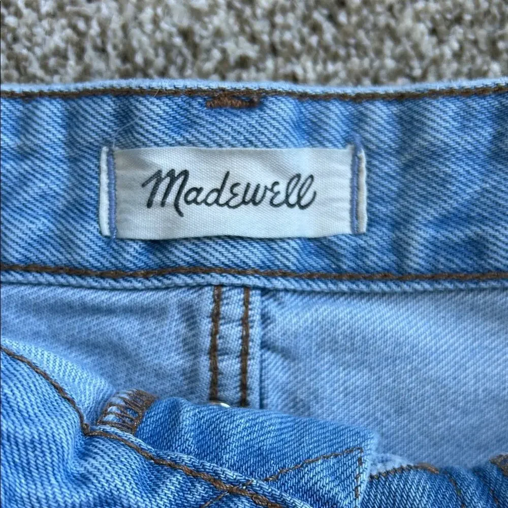 Madewell Women's Relaxed Denim Frayed Hem Shorts, Tag Size 24