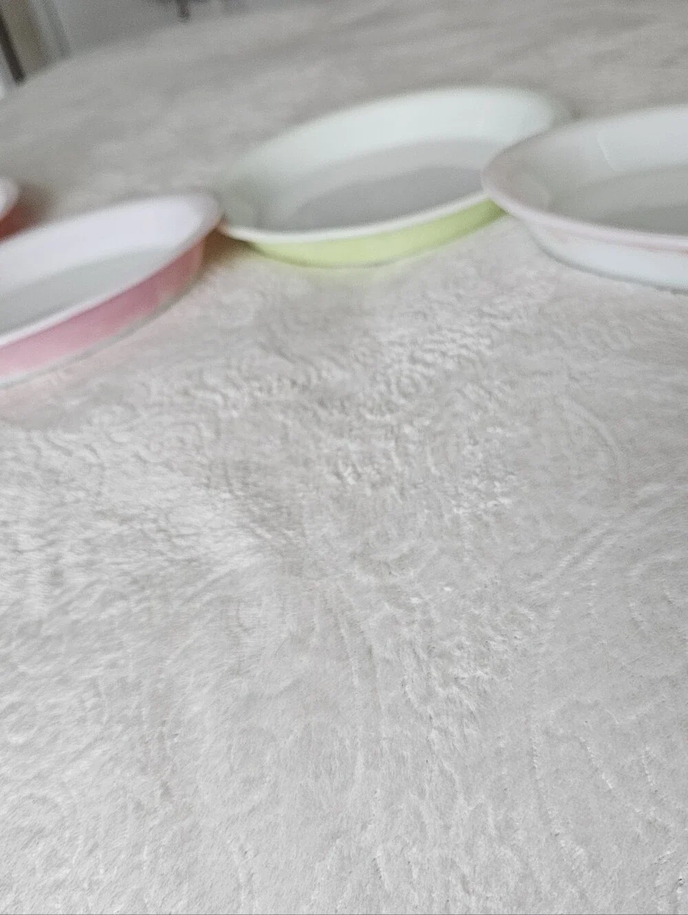 Vintage Pyrex 209 Milk Glass Pie Pans Set of 4 (3 Pink Flamingo, 1 Green) 8.5