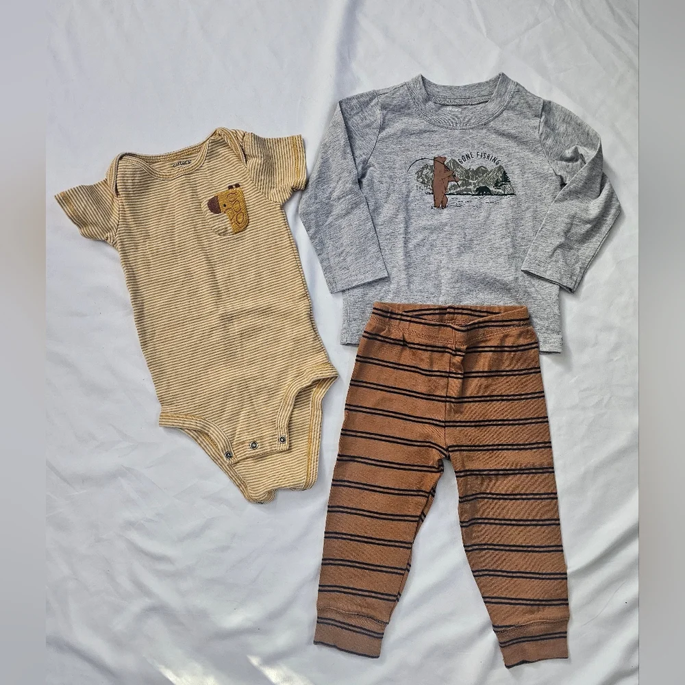 Set Of Carter's Clothes- Unisex- 18 Month